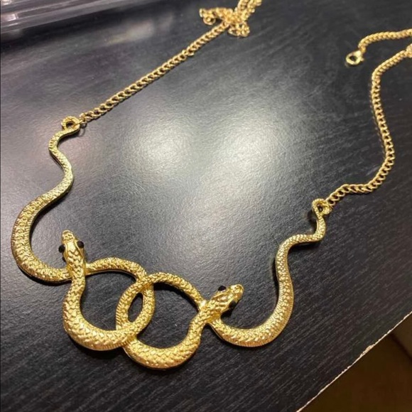 Auryn Gold Snakes Ouroboros Neverending Story Medusa Endless Knot Witch Necklace - Picture 11 of 15